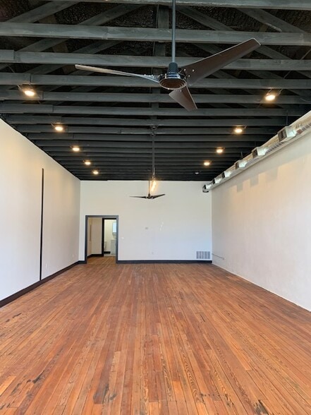 More Photos Of 106 N Main St, Grand Saline Storefront For Sale