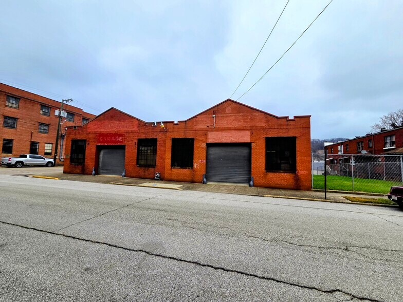 More Photos Of 1416 Lewis St, Charleston Warehouse For Sale
