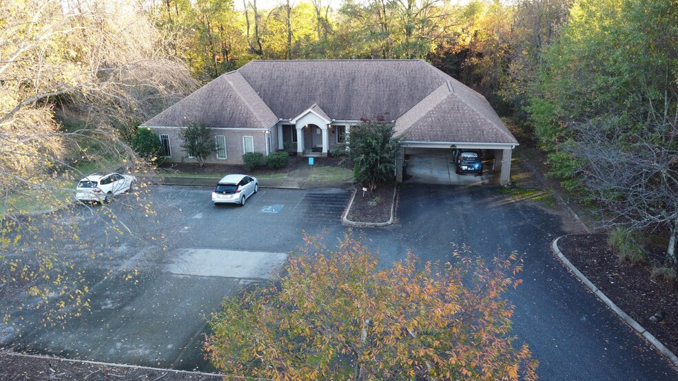 Primary Photo Of 311 Bennett Center Dr, Greer Medical For Sale