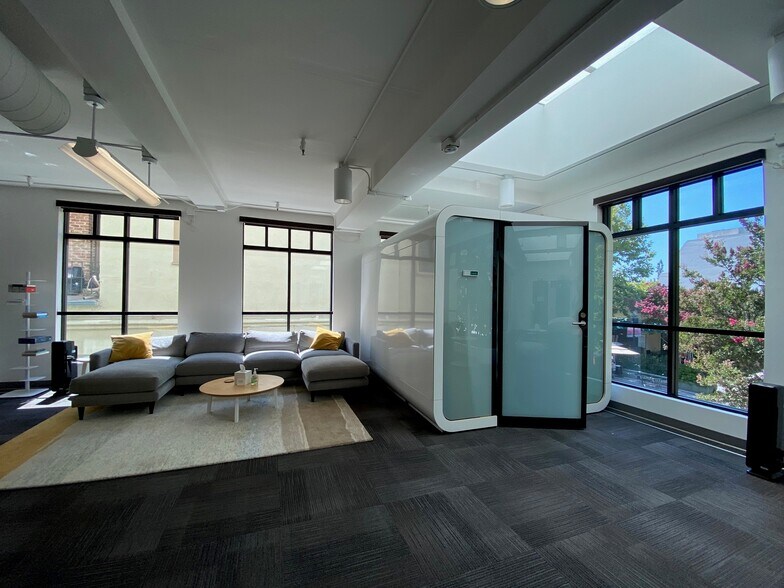 More Photos Of 153 Castro St, Mountain View Storefront Retail Office For Lease