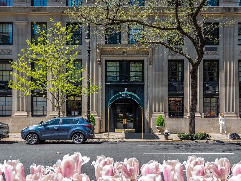 More Photos Of 580 Park Ave, New York Apartments For Sale