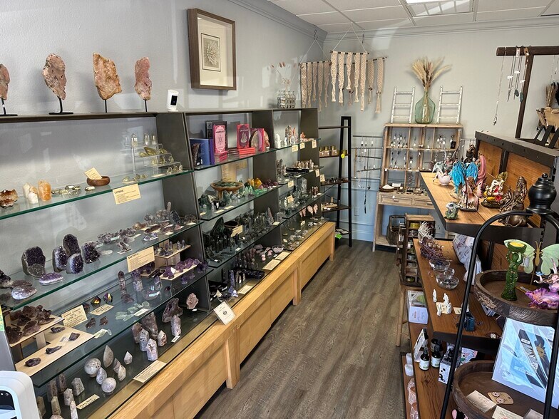 More Photos Of 115 N Tamiami Trl, Nokomis Office For Sale