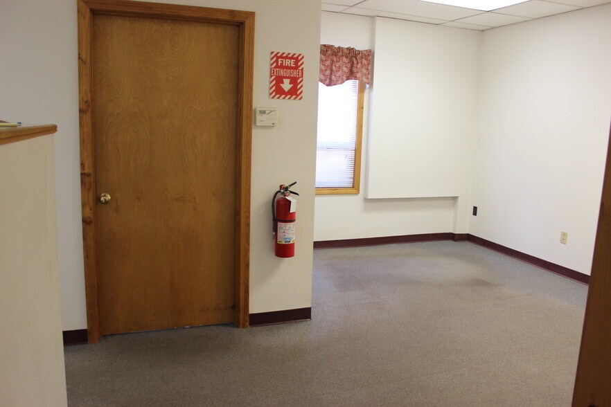 56 Leonard St, Foxboro, MA 02035 Light Distribution For Sale