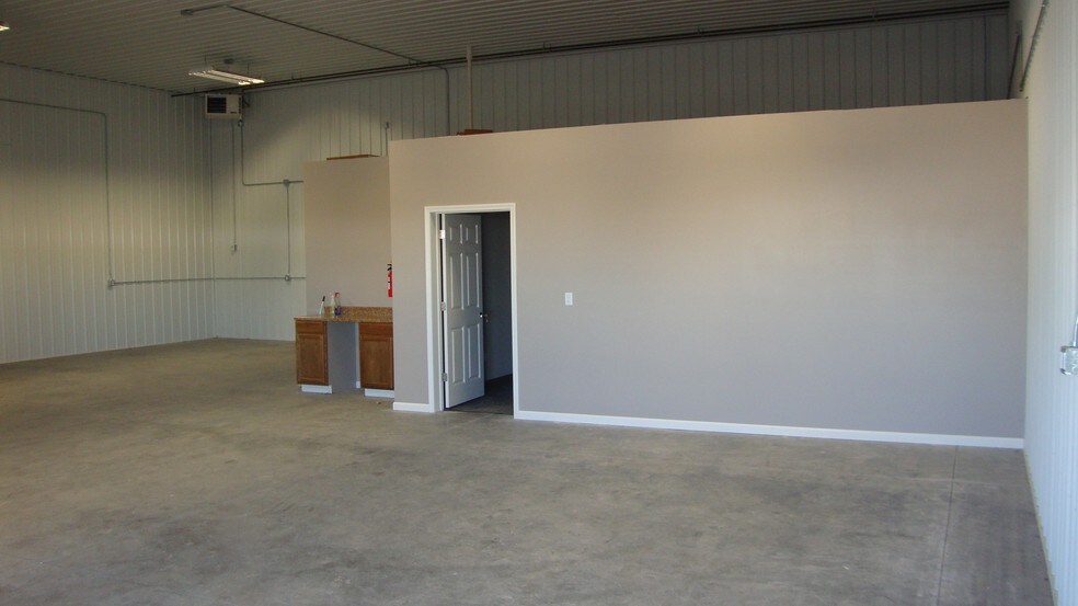 More Photos Of 3088 Gabel Rd, Billings Flex For Sale
