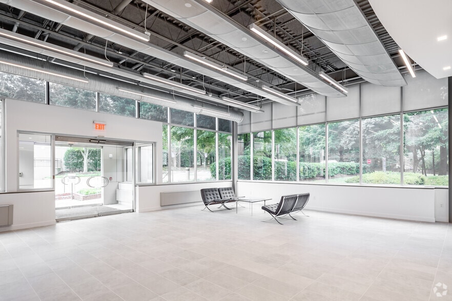 More Photos Of 11600 Sunrise Valley Dr, Reston Office For Lease