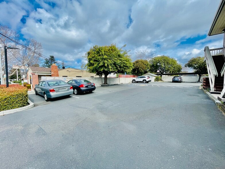 More Photos Of 1550 S Winchester Blvd, Campbell Unknown For Lease