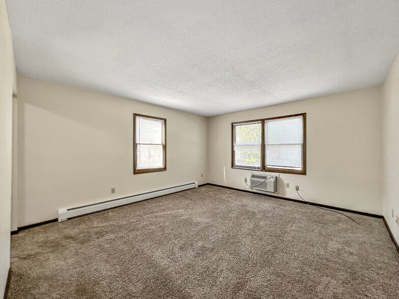 More Photos Of 3830 6th Ave, Des Moines Apartments For Sale
