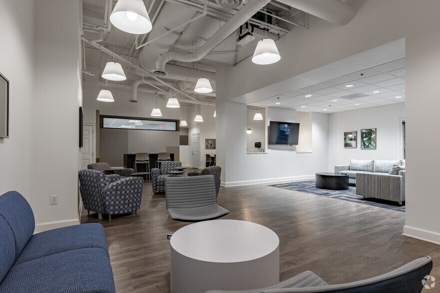 More Photos Of 1355 Peachtree St NE, Atlanta Office For Lease