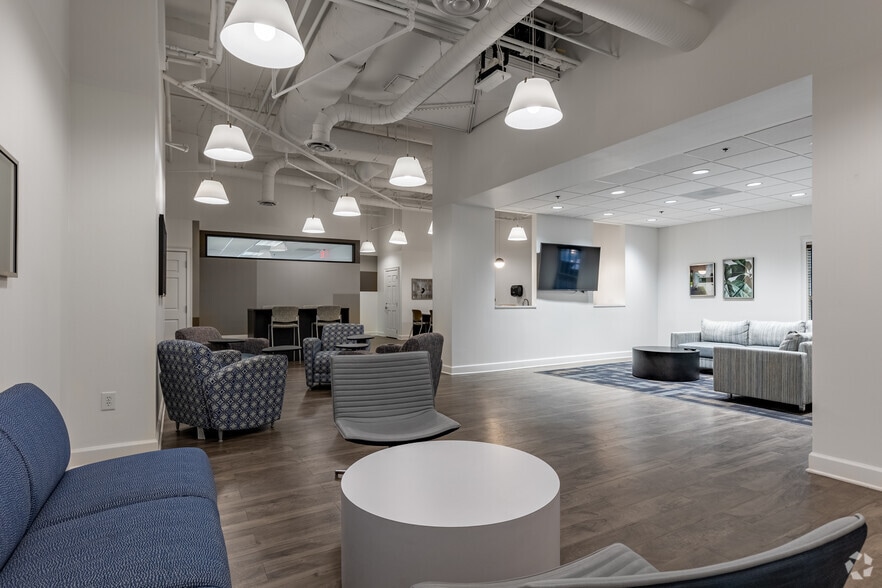 More Photos Of 1355 Peachtree St NE, Atlanta Office For Lease