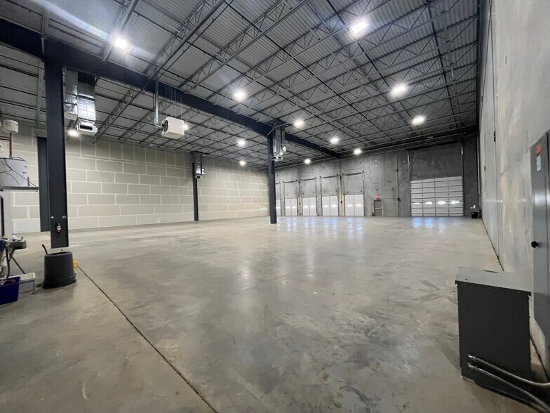More Photos Of 4617 Sw 25th Cir, Oklahoma City Industrial For Lease