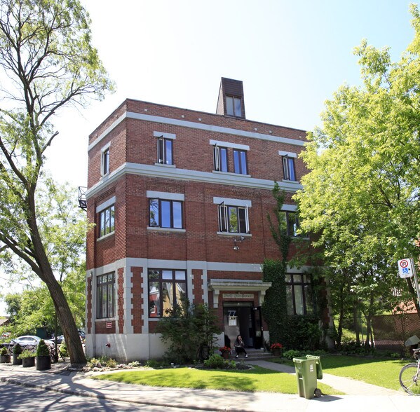 Primary Photo Of 77 Florence St, Toronto Loft Creative Space For Lease