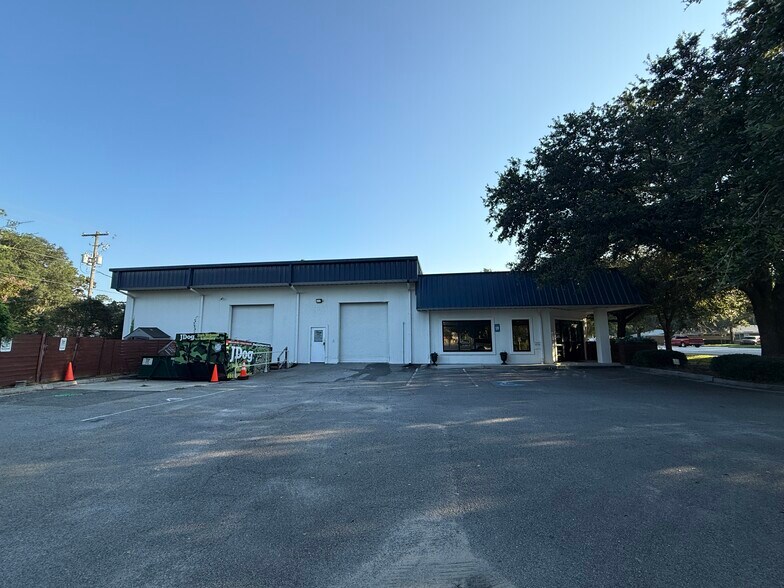 More Photos Of 8115 Waters Ave, Savannah Showroom For Sale