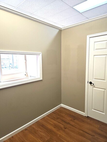 More Photos Of 1 E Main St, Thurmont Storefront Retail Office For Lease