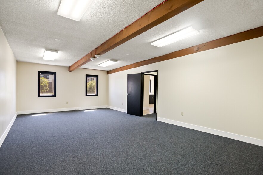 More Photos Of 1111 W Town and Country Rd, Orange Business Park For Lease