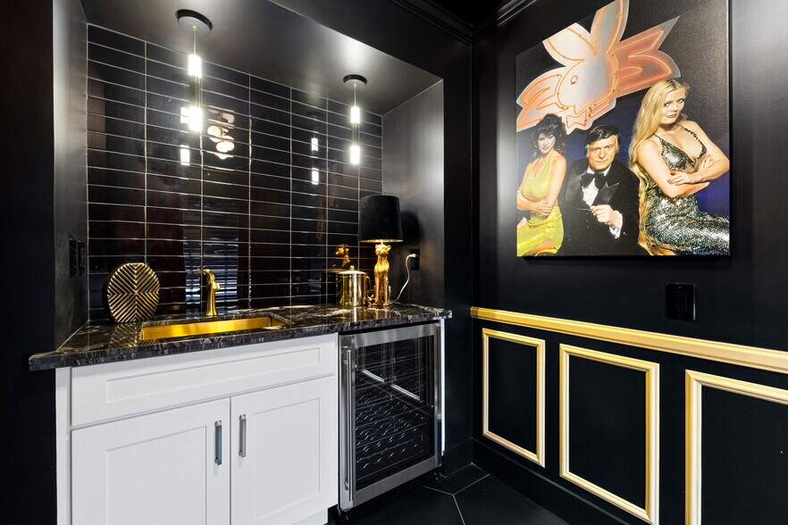 More Photos Of 120 W Vereda Sur, Palm Springs Hotel For Sale