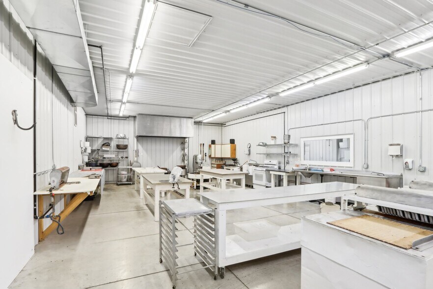 More Photos Of 680 Enterprise Dr, Lake Mills General Retail For Sale