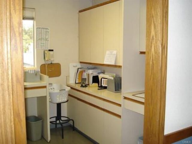 More Photos Of 411 W 20th St, Merced Office For Sale