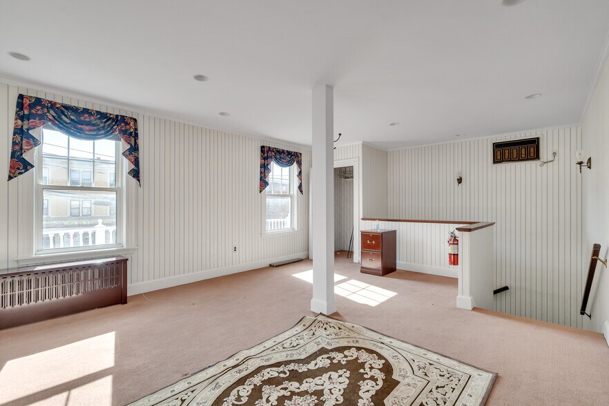 More Photos Of 786 Mount Auburn St, Watertown Funeral Home For Sale