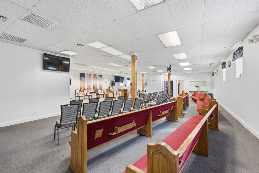 More Photos Of 55 Curtis St, New Britain Freestanding For Sale