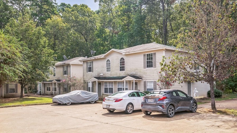 Primary Photo Of 1000 N Red St, Sheridan Apartments For Sale