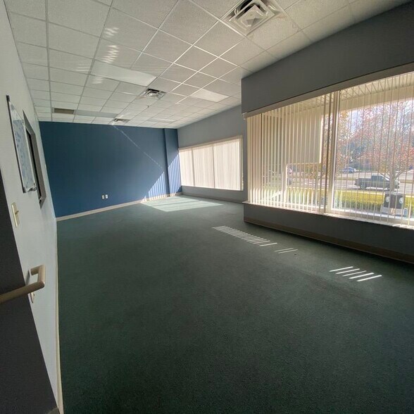 More Photos Of 4333 Silver Star Rd, Orlando Warehouse For Lease