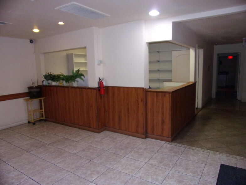 More Photos Of 939 S Decatur Blvd, Las Vegas Medical For Sale