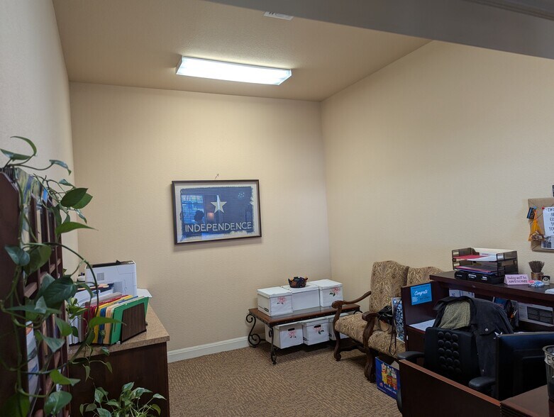 More Photos Of 1911 Corporate Dr, San Marcos Office For Lease