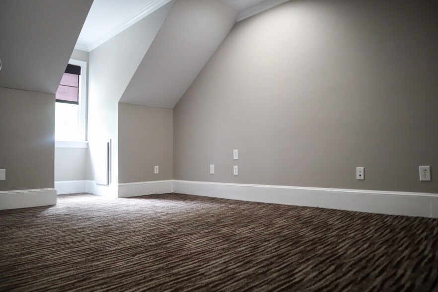 More Photos Of 5540 Mcneely Dr, Raleigh Office Residential For Sale