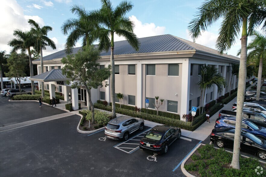 More Photos Of 6056 Boynton Beach Blvd, Boynton Beach Medical For Lease
