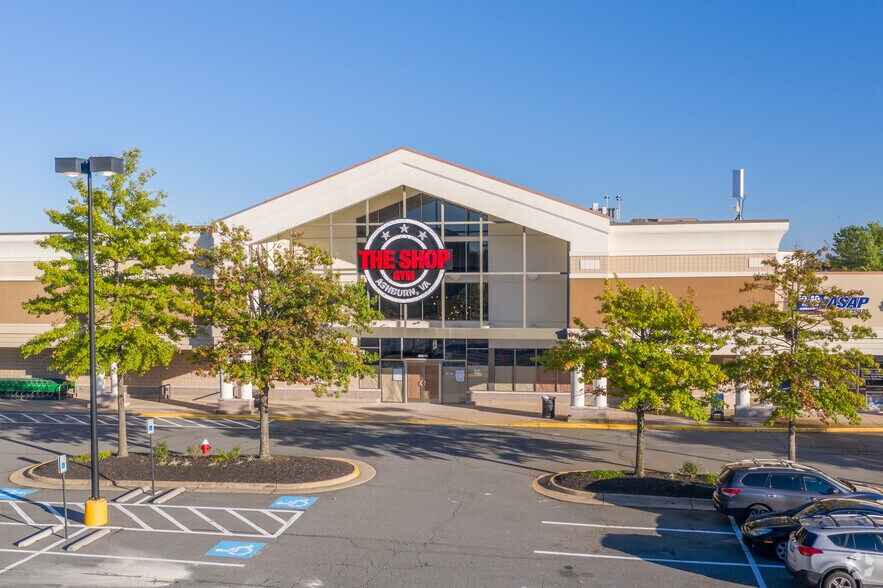 More Photos Of 43761-43781 Parkhurst Plz, Ashburn General Retail For Lease