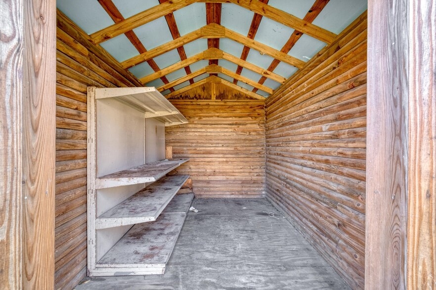 More Photos Of 829 State Highway 21 W, Cedar Creek Specialty For Sale