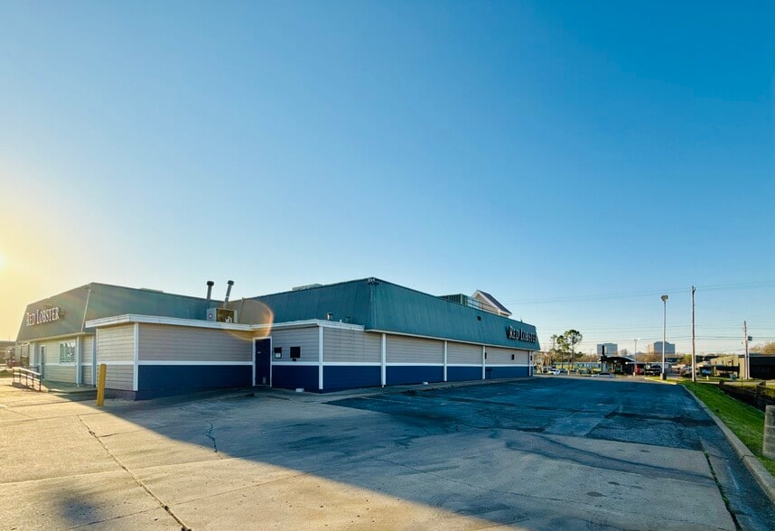 More Photos Of 4525 E 51st St, Tulsa Restaurant For Lease