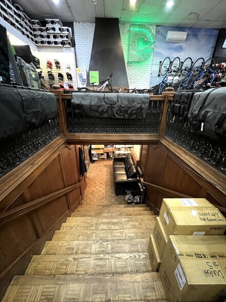 More Photos Of 195 Broadway W, Vancouver Storefront Retail Office For Lease