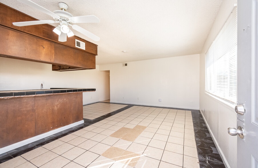 More Photos Of 10 Nedra Ct, Sacramento Apartments For Sale