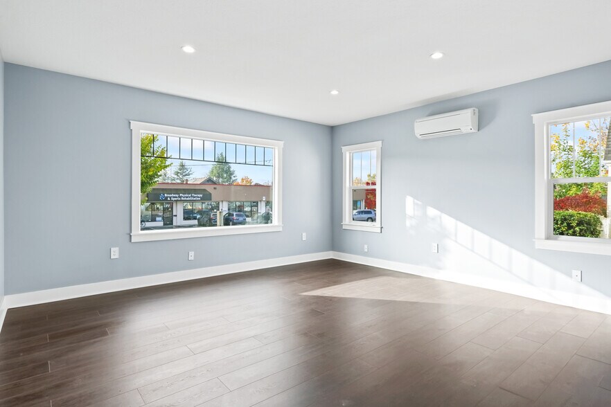 More Photos Of 3033 NE Broadway St, Portland Office Residential For Sale