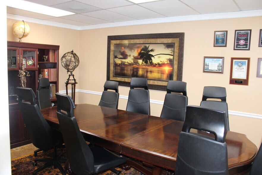 More Photos Of 1505 Lakeview Rd, Clearwater Office For Lease