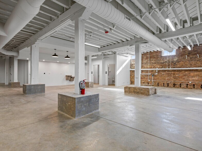 More Photos Of 170 Lyman St, Asheville Office For Lease