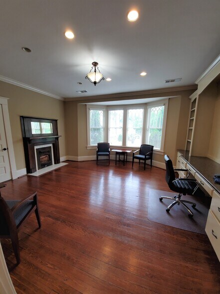 More Photos Of 235 S Glynn St, Fayetteville Office For Lease