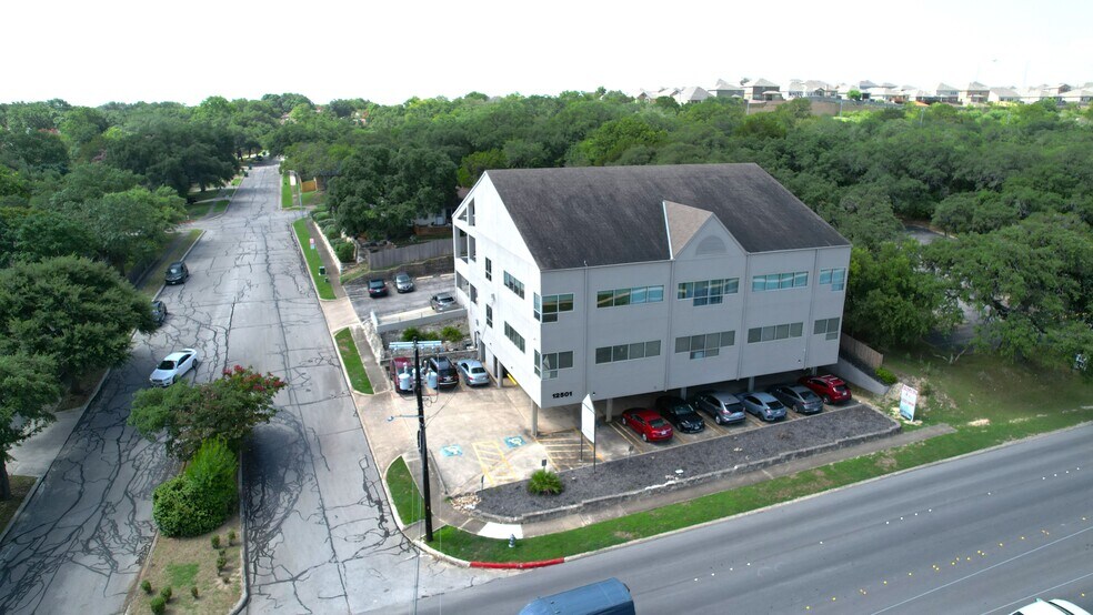 More Photos Of 12501 Judson Rd, San Antonio Medical For Lease