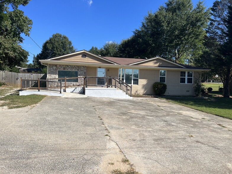 Primary Photo Of 2086 Fairburn Rd, Douglasville Office For Lease