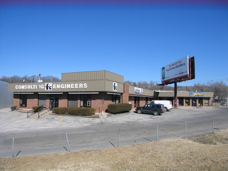 More Photos Of 3100-3102 S 24th St, Kansas City Storefront Retail Office For Lease