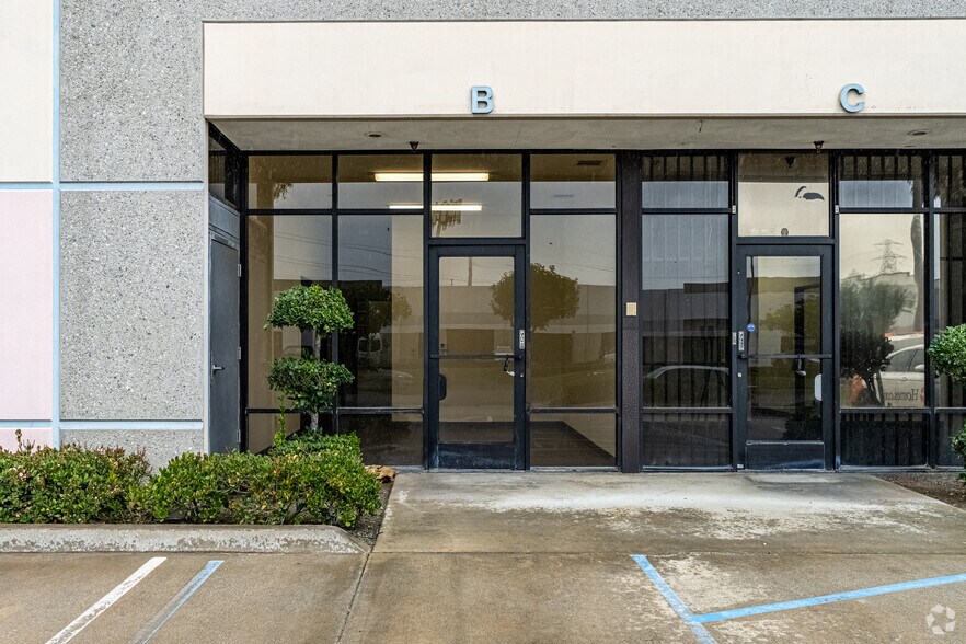 More Photos Of 4802 Littlejohn St, Baldwin Park Warehouse For Lease