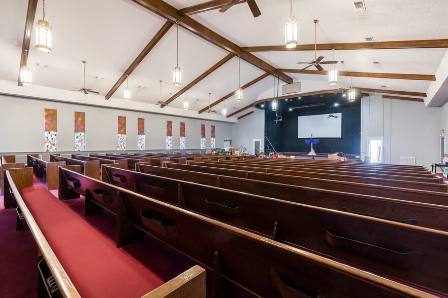 More Photos Of 1809 34th St, Lubbock Religious Facility For Sale