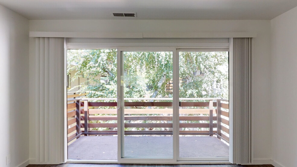 More Photos Of 109 Professional Center Pky, San Rafael Apartments For Sale