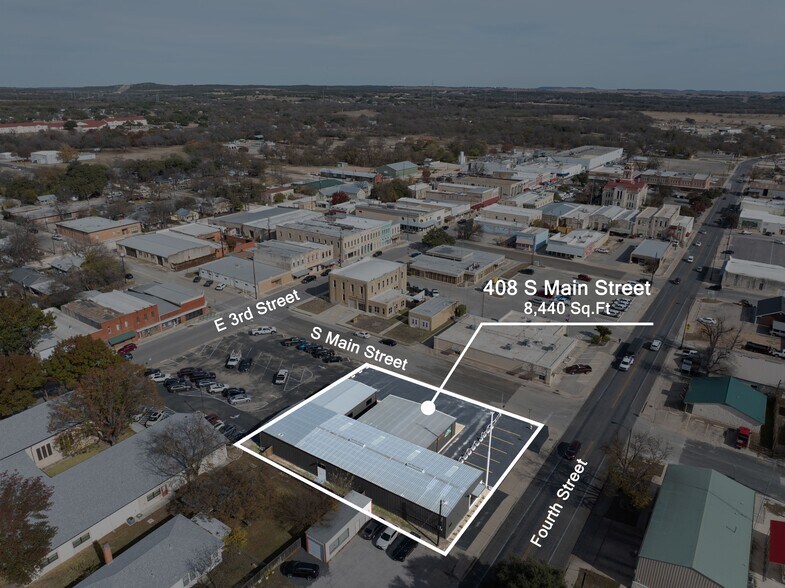More Photos Of 408 S Main St, Lampasas Light Distribution For Sale