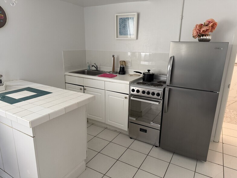 More Photos Of 811 SE 16th St, Fort Lauderdale Apartments For Sale