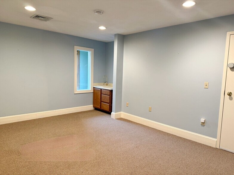 More Photos Of 1624 Sudbury Rd, Concord Medical For Lease