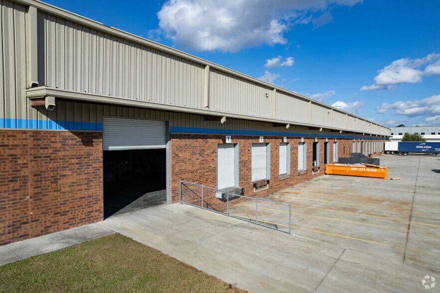 More Photos Of 138 Industrial Blvd, Rincon Warehouse For Lease