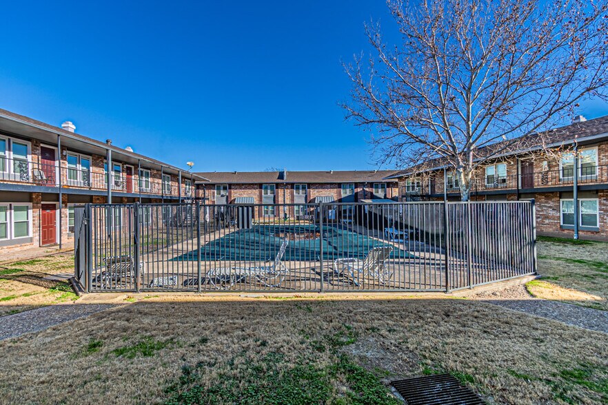 More Photos Of 4635 W Gore Blvd, Lawton Apartments For Sale