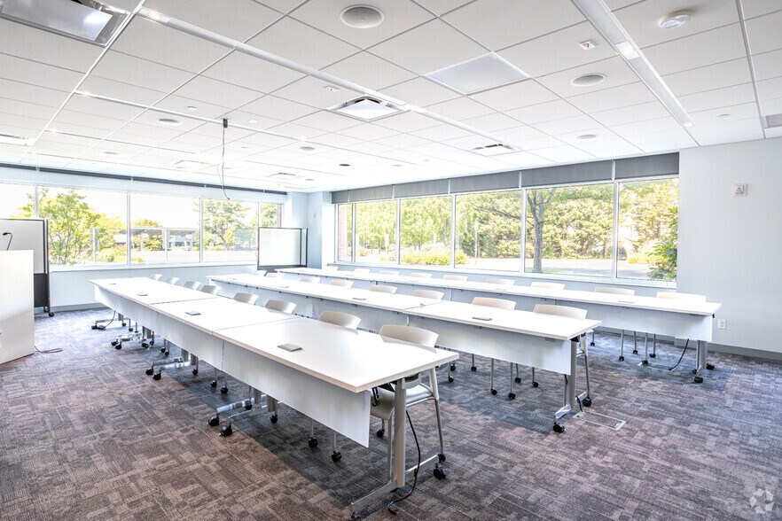 More Photos Of 100-250 Century Pky, Mount Laurel Unknown For Lease